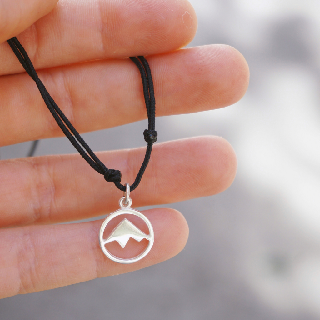Mont Thread Necklace