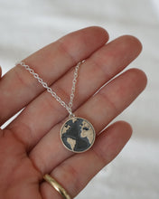 Cargar imagen en el visor de la galería, Collar Terra Negro