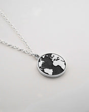 Cargar imagen en el visor de la galería, Collar Terra Negro