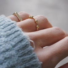 Cargar imagen en el visor de la galería, Anillo Antiestrés (Oro 18k)