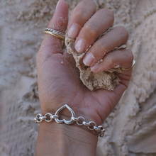 Upload image to gallery viewer, Mosquetón Corazón Bracelet