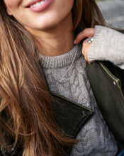 Cargar imagen en el visor de la galería, Collar Ra