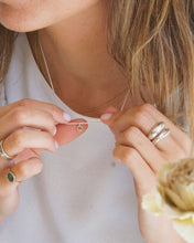Cargar imagen en el visor de la galería, Collar de regalo