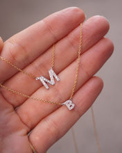 Cargar imagen en el visor de la galería, Collar Mini Letra Diamantes