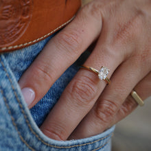 Upload image to gallery viewer, Lys Ring