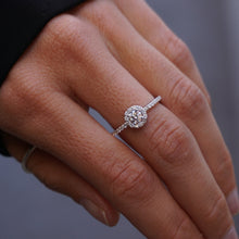 Upload image to gallery viewer, Rosette Ring