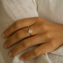 Upload image to gallery viewer, Lys Ring