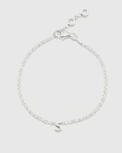 Cargar imagen en el visor de la galería, Pulsera Mini Letra Plata