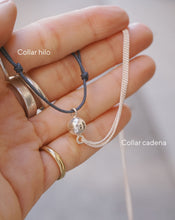 Cargar imagen en el visor de la galería, Polos Opuestos (Collar o Pulsera)