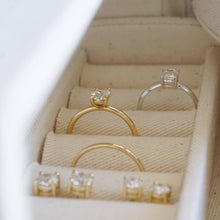 Upload image to gallery viewer, Lys Ring