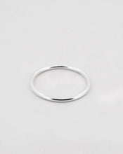 Upload image to gallery viewer, Simple Ring