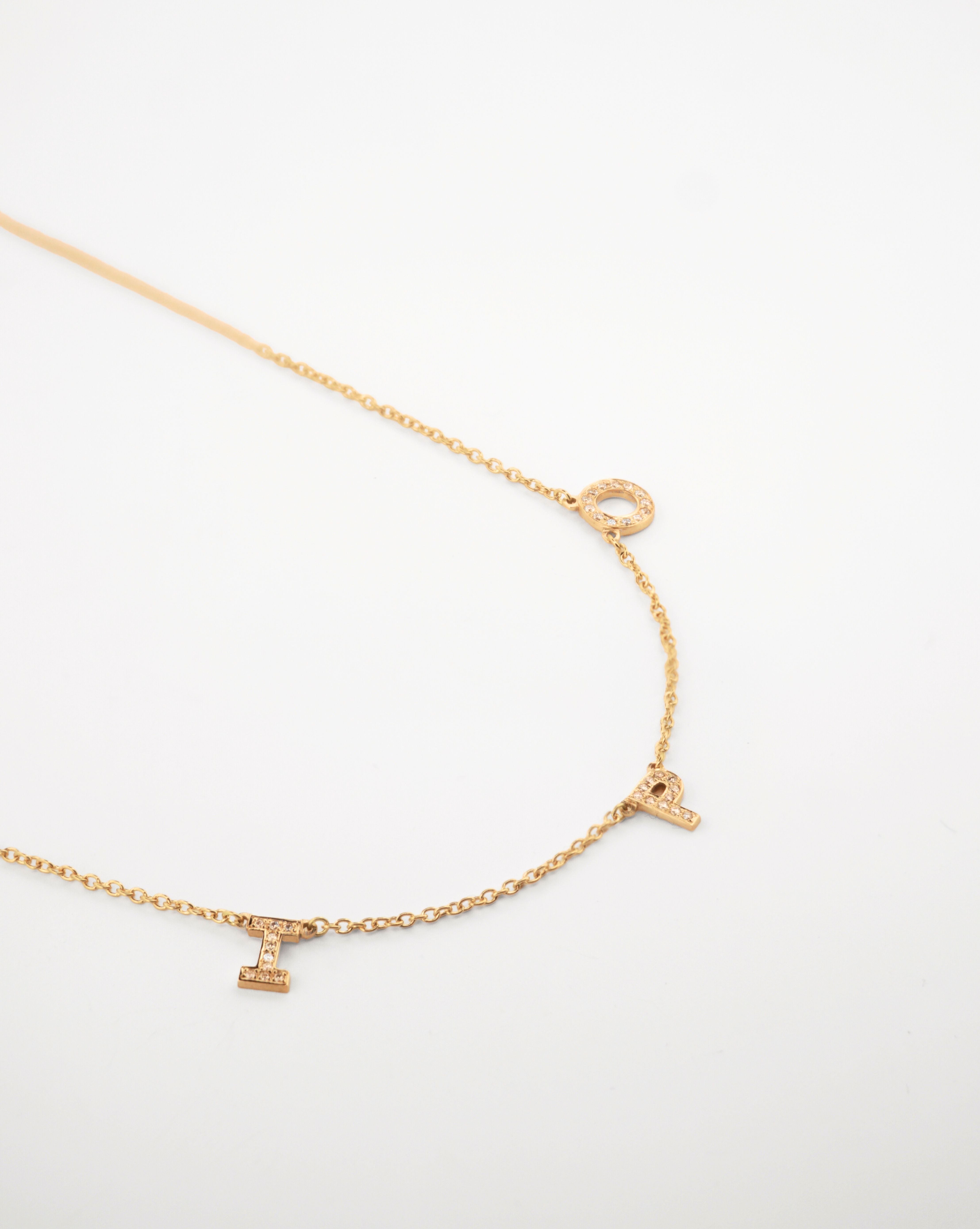 Collar Mini Letra Diamantes