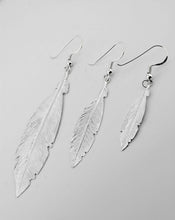 Cargar imagen en el visor de la galería, Pendientes Pluma