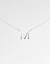 Télécharger l'image dans la visionneuse de galerie, Collier mini lettre en argent