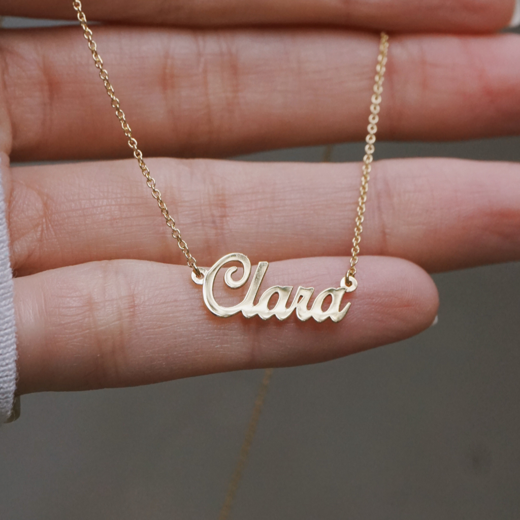 <tc>Personalized Name Necklace in Gold</tc>