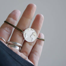 Télécharger l&#39;image dans la visionneuse de galerie, Grand bracelet Terra blanc