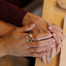 Cargar imagen en el visor de la galería, Anillo Corazón Grande