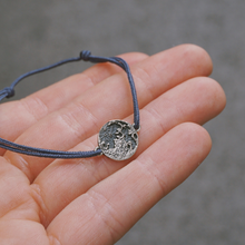 Télécharger l&#39;image dans la visionneuse de galerie, Bracelet Mini Lune