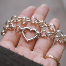 Upload image to gallery viewer, Mosquetón Corazón Bracelet