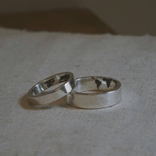 Load image in gallery viewer, &lt;tc&gt;World Map Wedding Rings (Silver)&lt;/tc&gt;