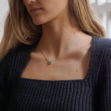 Cargar imagen en el visor de la galería, Collar Moon Uvarovita